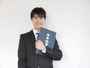 卒業祝いの金額は？大学生の相場はいくら？いつ渡せばいい？