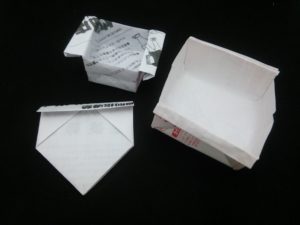 広告で作るゴミ箱！折り方が簡単で誰にでもできる方法を動画で解説