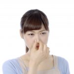 悪臭の苦情はどこに言えばいい?近隣トラブルを解決する方法