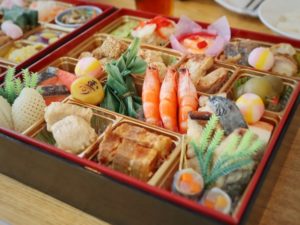 おせち料理の意味　れんこんが入っているのは由来があった！