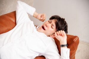 昼寝気持ち悪くなる原因は？寝起きの悪さを解消する方法