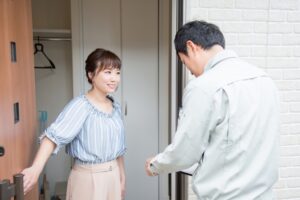 訪問販売の時間は法律で決まっている？ルールと違法行為を解説