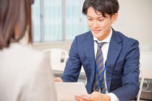 転職活動 在職中に報告する義務はある？トラブルを避ける方法も解説