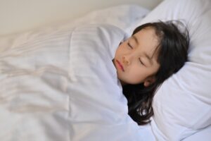 睡眠時間 ベストなのは? 10代の理想の眠りと健康について調べてみました