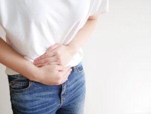 おならが止まらない女性は過敏性腸症候群！？原因と治療法を解説