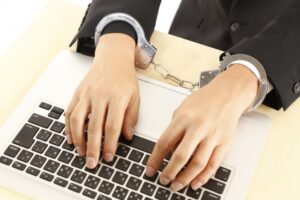 侮辱罪の時効っていつまで?民事で損害賠償を請求するには?