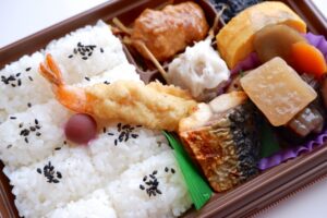 コンビニ弁当は冷凍保存できる？おいしく食べるコツも教えます！