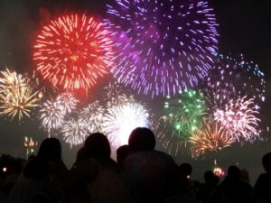 秋田市夏まつり雄物川花火大会 2022年の日程と穴場、駐車場情報