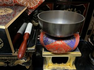 西村宏堂とは？僧侶、メイクアップアーティスト、LGBTQ 異色の経歴